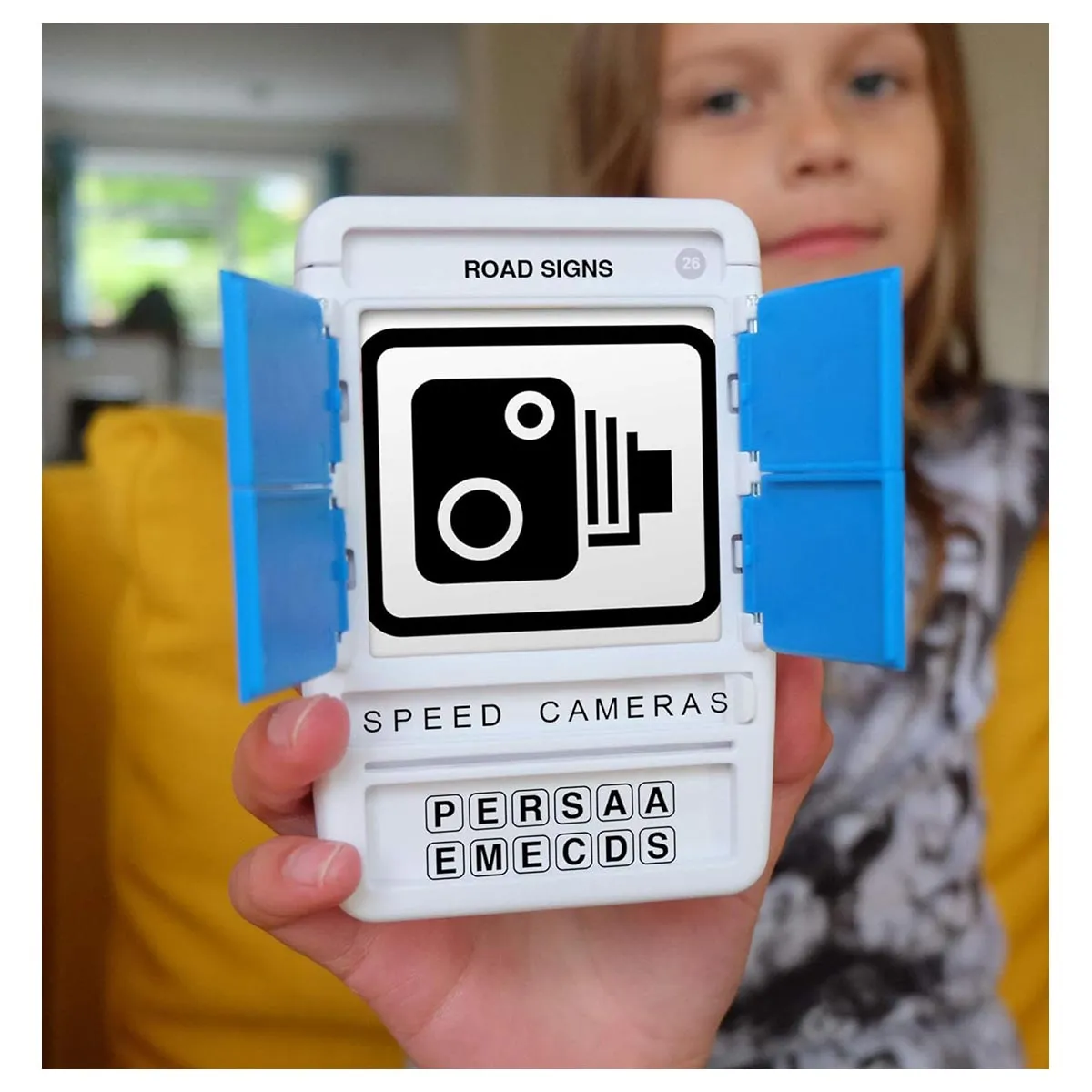 100 Pics Road Signs UK Card Quiz Game