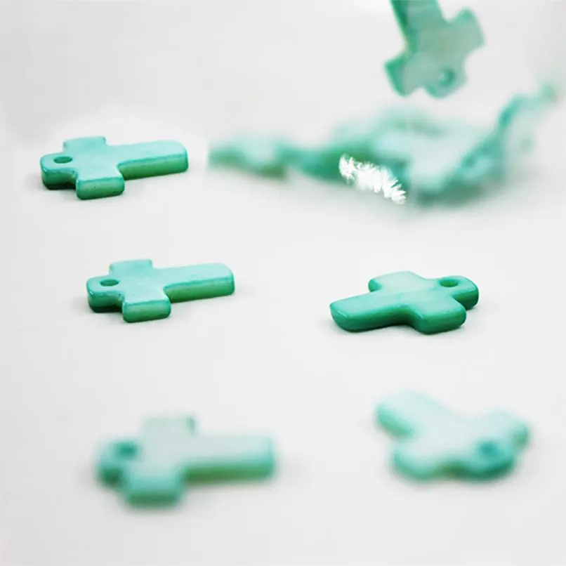 Cross 30pcs 6mm x 8mm