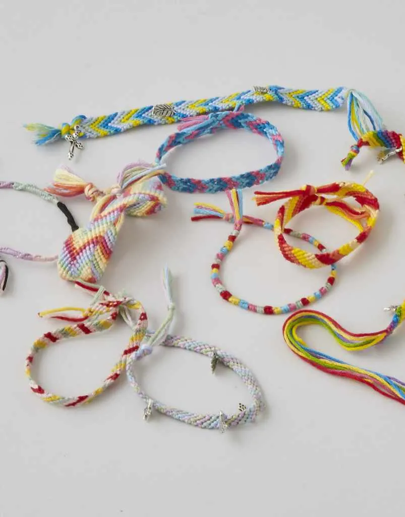 Friendship Bracelet Making Kit, Buttonbag
