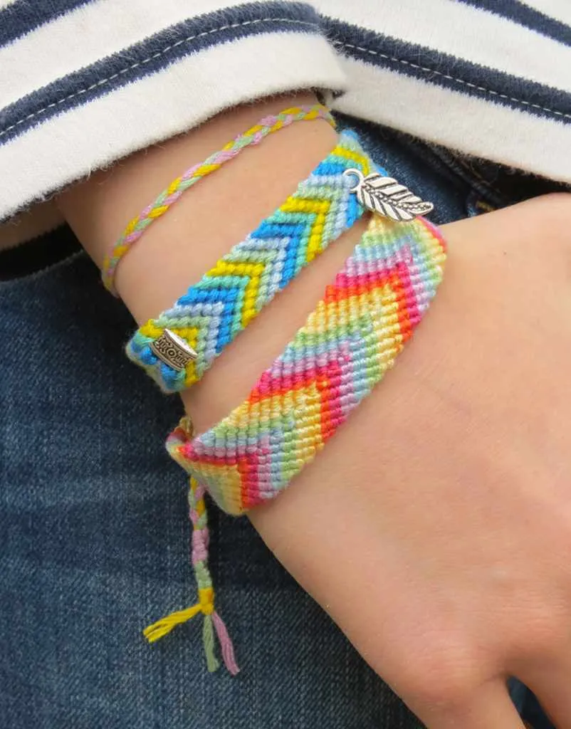 Friendship Bracelet Making Kit, Buttonbag